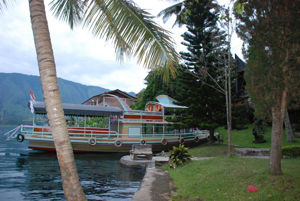 damai di tepi toba